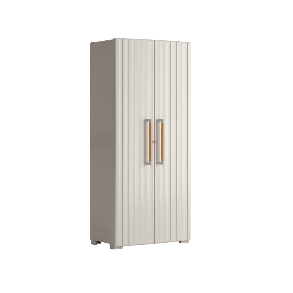 Armario Keter Groove Alto beige con puertas cerradas y manijas de madera
