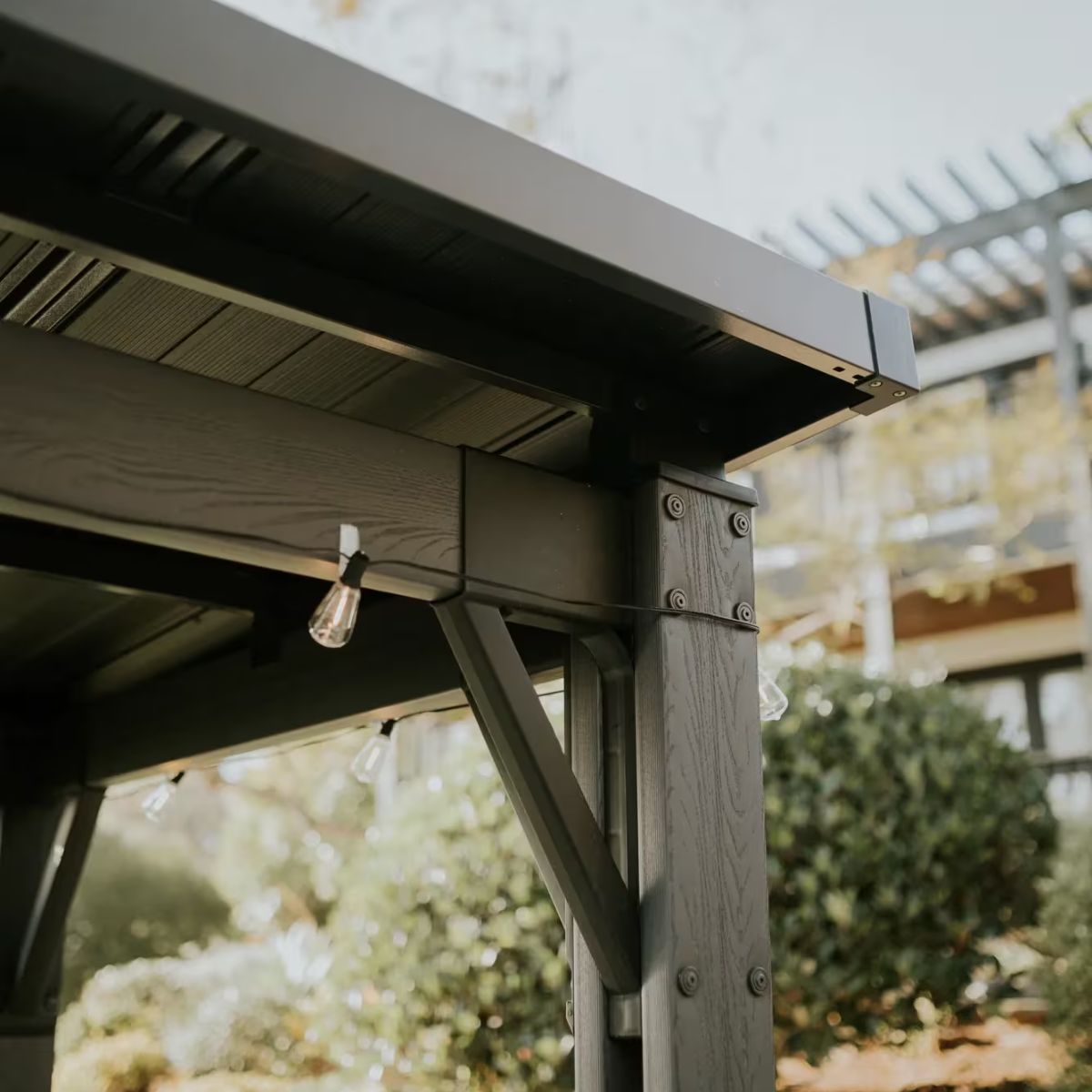 Gazebo para Parrilla Keter Signature Nogal